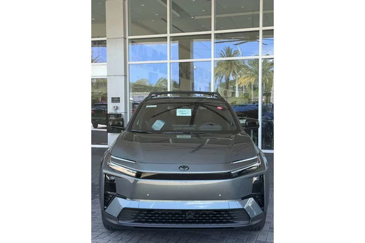 $40000 : Toyota CHR Eléctrica image 7