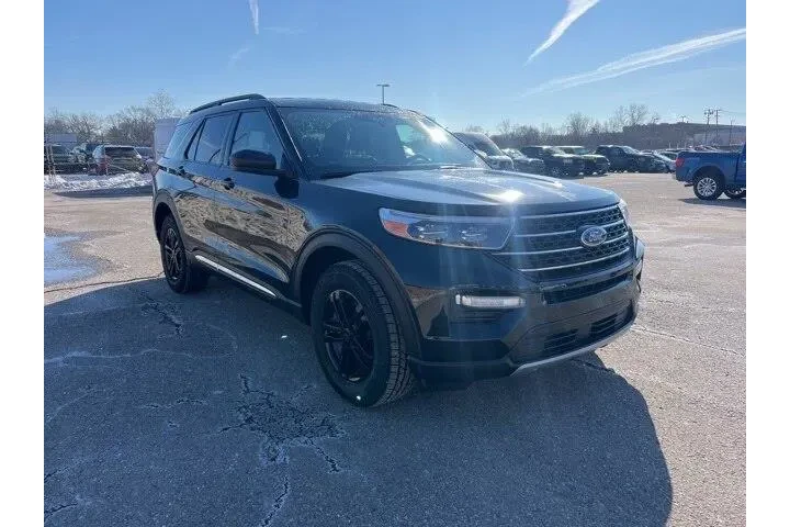 $29556 : Ford Explorer 2022 AWD XLT 4 image 3