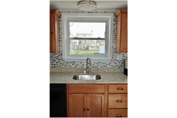 $3250 : Rental property with 3 bedro image 10