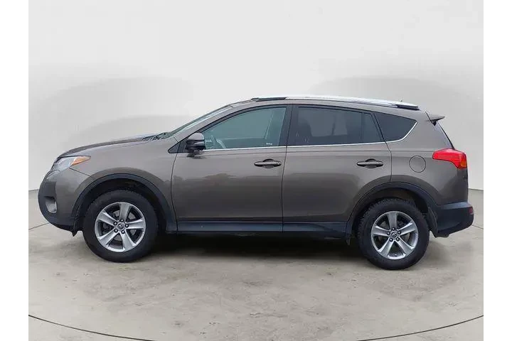 $9561 : Toyota RAV4 2015 AWD XLE 4dr image 2