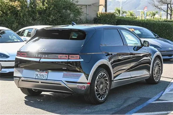 $29500 : Hyundai IONIQ 5 2023 AWD Lim image 4