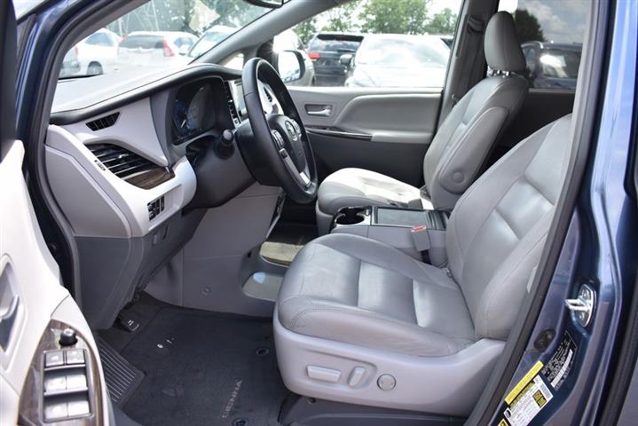 2015 Sienna XLE Premium 8-Pas image 5