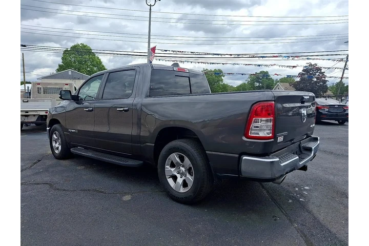 $28110 : 2019 RAM 1500 Big Horn Crew C image 4