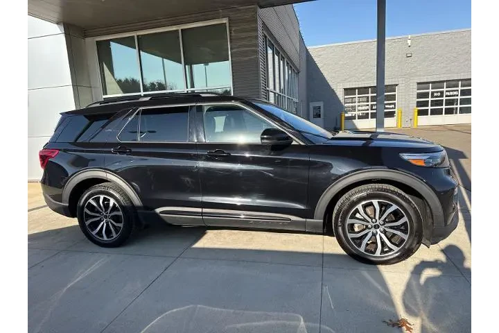 $25900 : Ford Explorer 2020 AWD ST 4d image 9