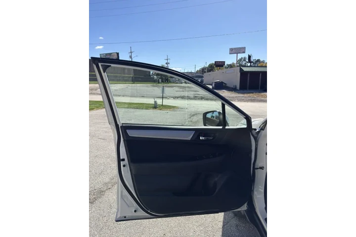 $14950 : 2016 Outback 2.5i Premium image 8