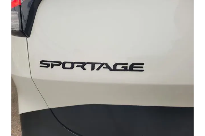 $34167 : Kia Sportage Plug-In Hybrid image 7