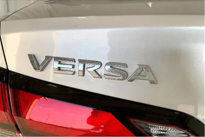 $15461 : Nissan Versa 2023 SV 4dr Sed image 9