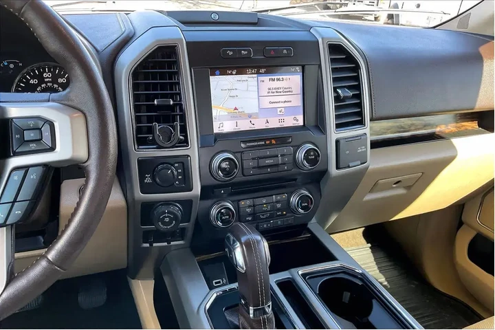 $31575 : Ford F-150 2018 4x4 Lariat 4 image 6