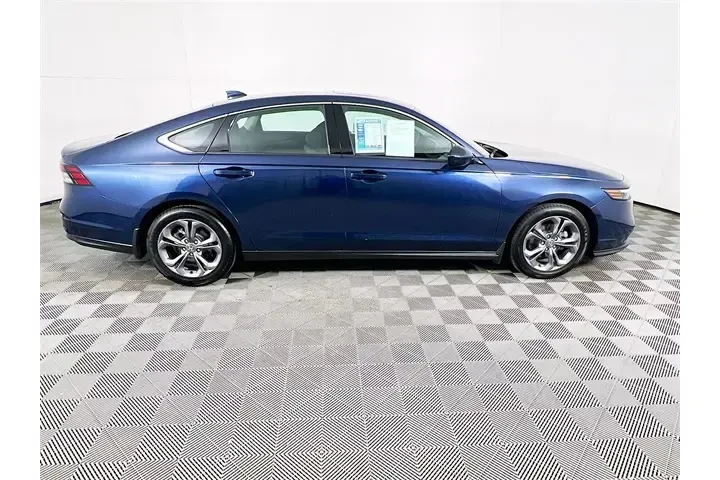 $25600 : Honda Accord 2024 EX 4dr Sed image 8