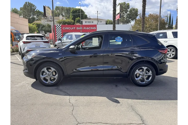 $30935 : Ford Escape 2025 ST-Line 4dr image 6