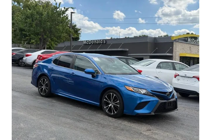 $19995 : 2020 Camry SE image 9