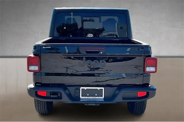 $29981 : Jeep Gladiator 2023 4x4 Spor image 4