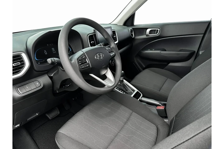 $19999 : Hyundai VENUE 2025 SE 4dr Cr image 8