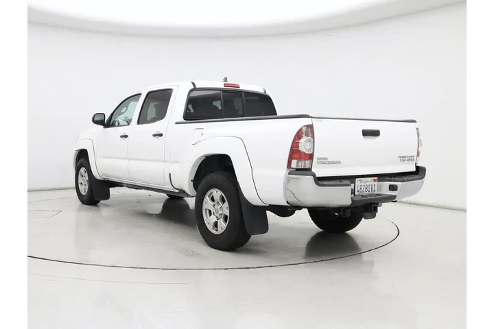 $26998 : Toyota Tacoma 2015 4x2 PreRu image 2