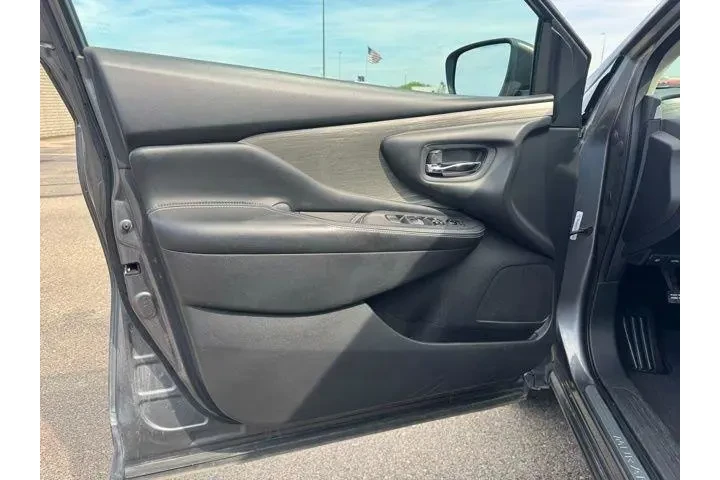 $12982 : Nissan Murano 2017 S 4dr SUV image 9