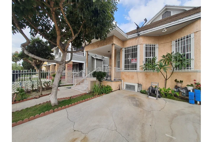 $2750 : Apartamento de 3 recamaras image 2