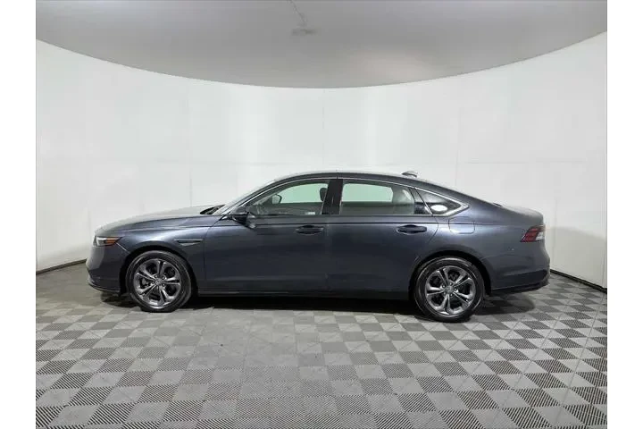 $28495 : Honda Accord Hybrid 2024 EX- image 4