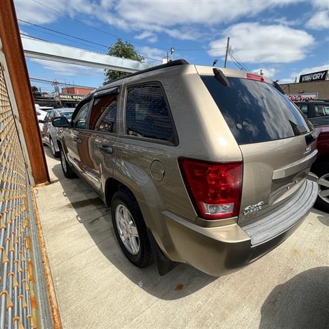 $3895 : 2006 Grand Cherokee Laredo 4WD image 2