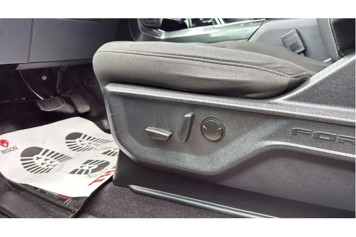 $39967 : Ford F-150 2023 4x2 XL 4dr S image 10