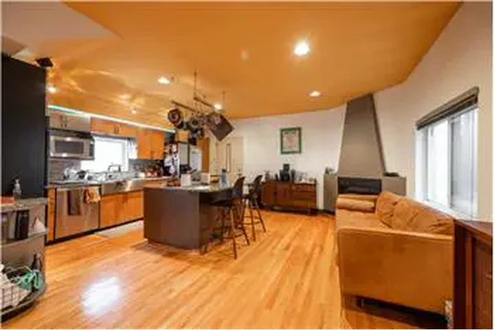 $4500 : Rental property with 2 bedro image 9