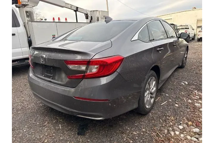 $16985 : Honda Accord 2018 LX 4dr Sed image 4