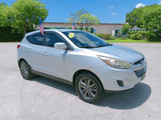 $8900 : 2015 Hyundai Tucson image 6