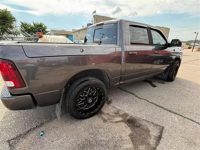 $20990 : 2015 RAM 1500 CREW CAB2015 RA image 5