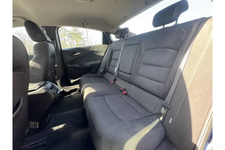 $8999 : 2018 Malibu LT image 9