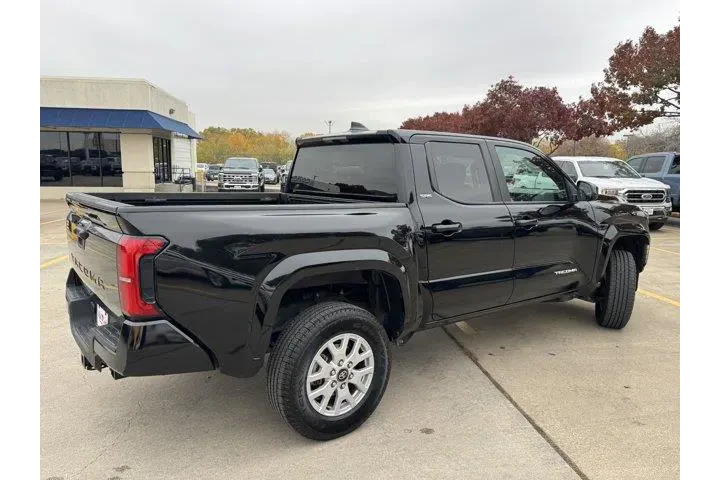 $31352 : Toyota Tacoma 2024 4x2 TRD S image 6