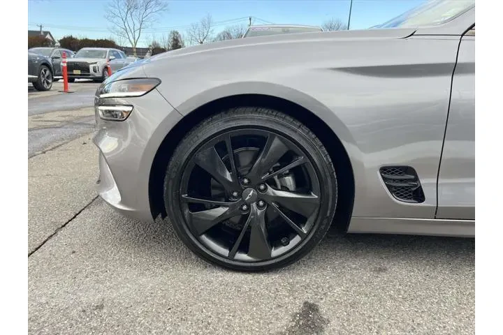 $28990 : Genesis G70 2023 2.0T 4dr Se image 10
