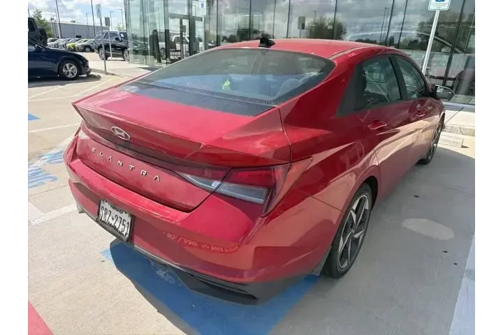 $19988 : Hyundai ELANTRA 2023 SEL 4dr image 2