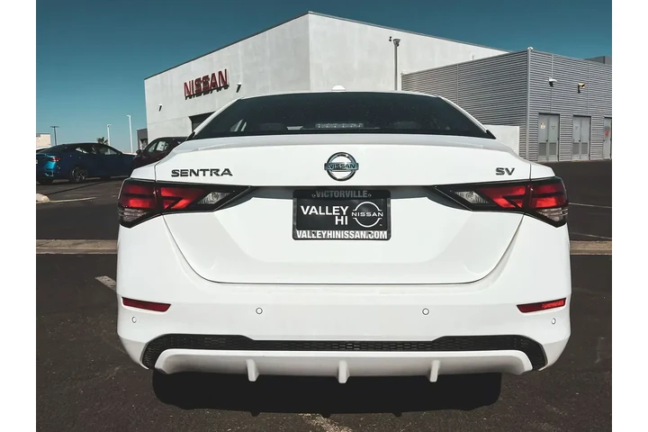 $17961 : Nissan Sentra 2023 SV 4dr Se image 6
