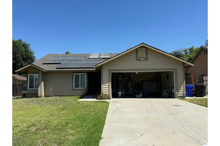 $1200 : Fontana - Move-In Ready image 2