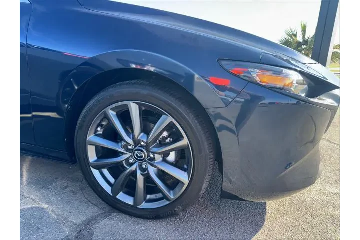 $23999 : Mazda Mazda3 Hatchback 2024 image 4