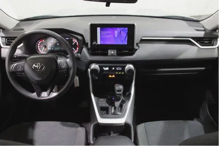 $30998 : Toyota RAV4 2024 AWD LE 4dr image 2