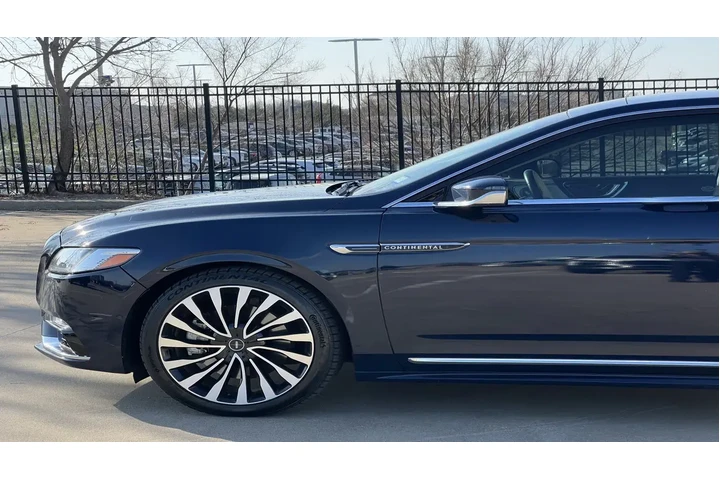 $27999 : Lincoln Continental 2017 AWD image 5