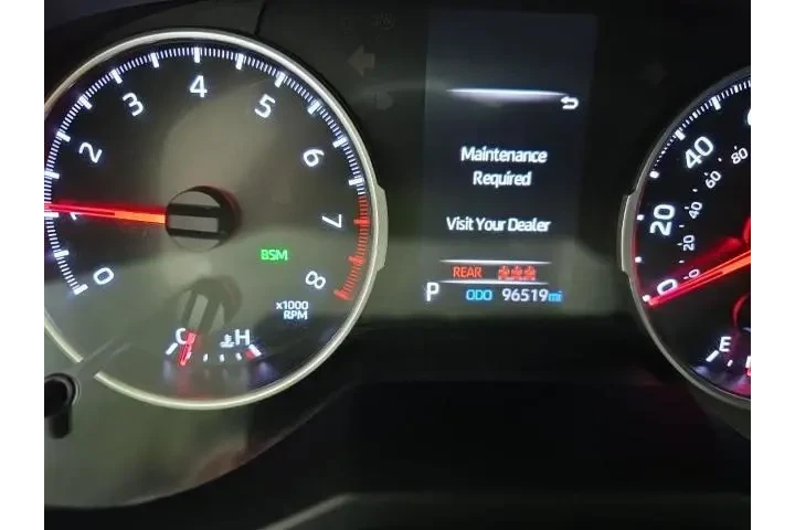 $24998 : Toyota RAV4 2020 XLE Premium image 3