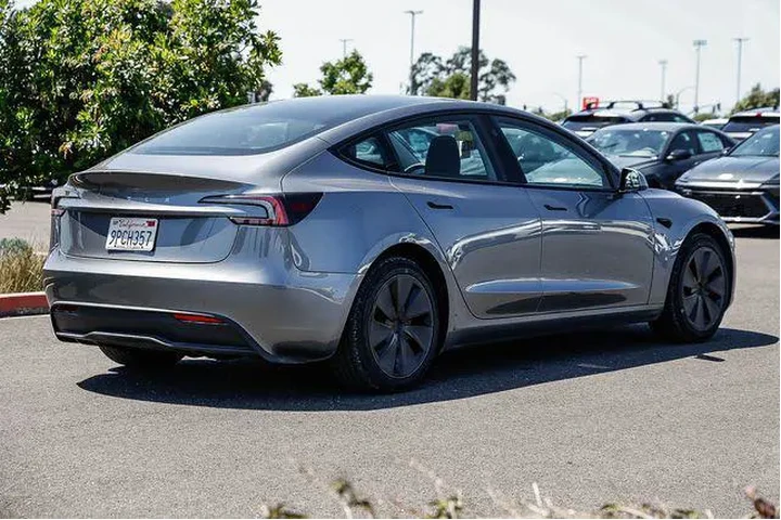 $33991 : Tesla Model 3 2024 4dr Sedan image 4