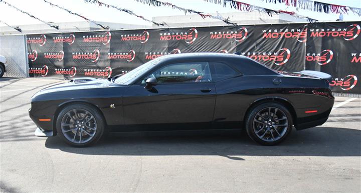 $35987 : Challenger R/T Scat Pack image 4