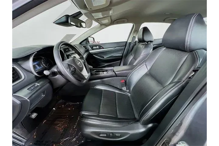$23975 : Nissan Maxima 2023 3.5 SV 4d image 10