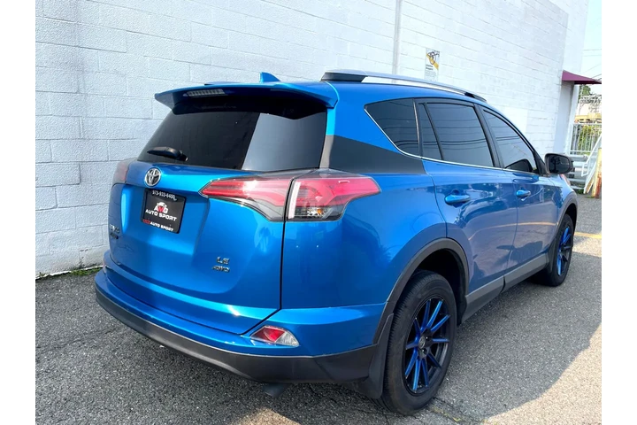 $14998 : 2017 RAV4 LE AWD (Natl) image 6