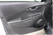 $19985 : Hyundai KONA 2021 SEL 4dr Cr thumbnail
