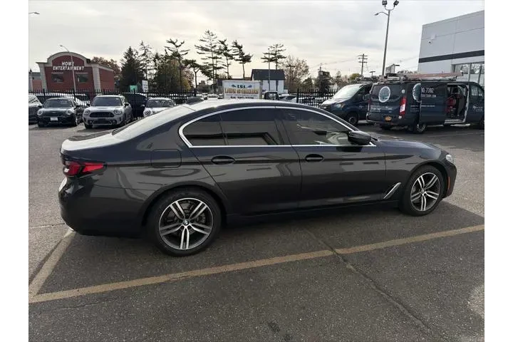 $30998 : BMW 5 Series 2021 AWD 530i x image 7