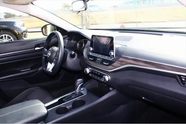 $19988 : Nissan Altima 2025 2.5 SV 4d image 7
