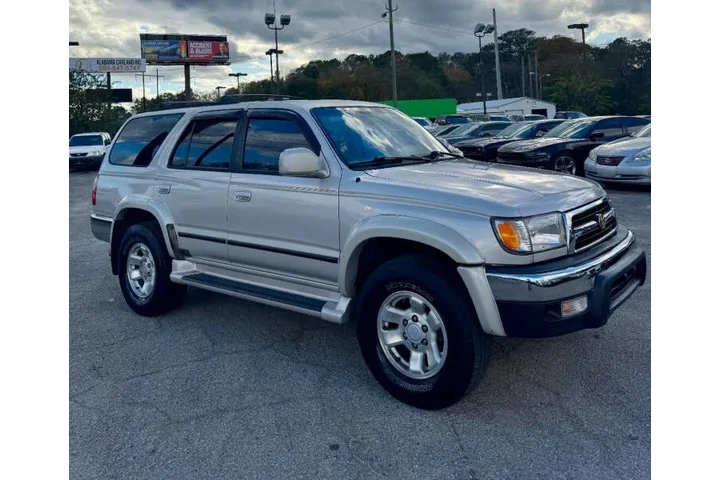 $4200 : 2000 4Runner SR5 image 1