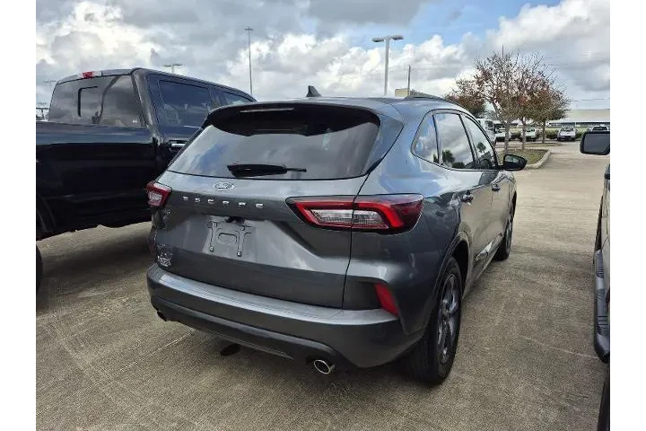 $22591 : Ford Escape 2024 ST-Line 4dr image 3