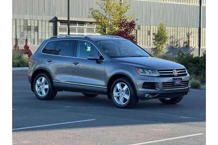 $12988 : 2012 Touareg Lux image 4