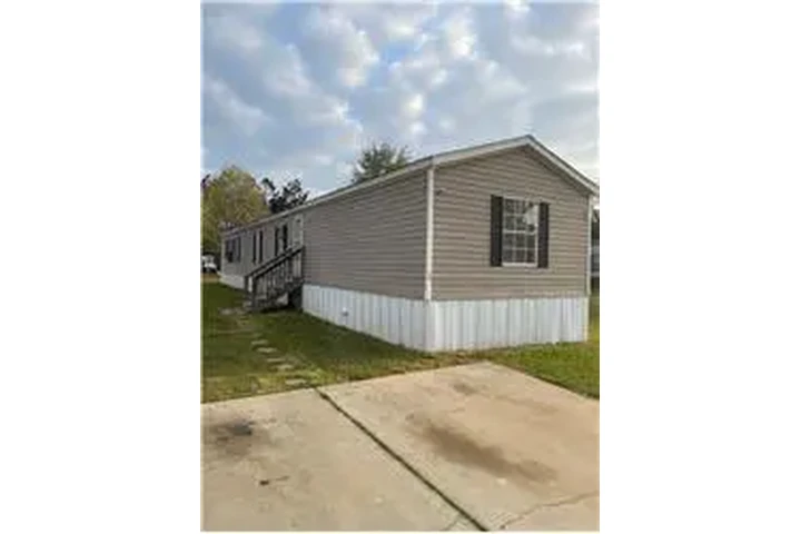 $1600 : Rental property with 3 bedro image 1