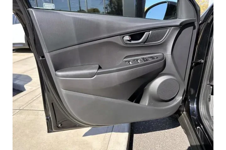 $18999 : Hyundai KONA 2023 AWD SEL 4d image 8