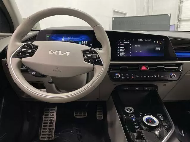 $27659 : Pre-Owned 2023 Niro EV Wave image 5